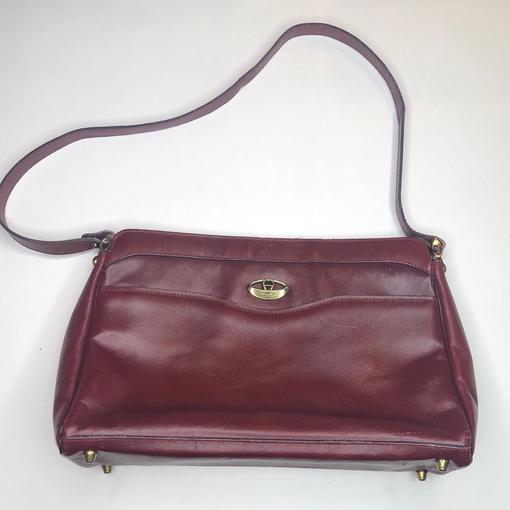 A vintage Etienne Aigner pursue